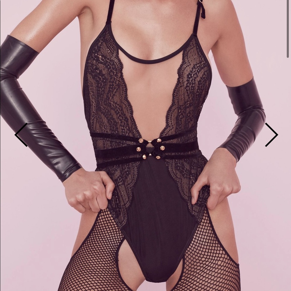 For love and lemons evie bodysuit small worn once